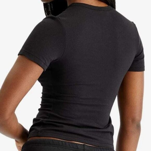 SKIMS NWT Large Black Soft Smoothing Seamless T Shirt Everyday Casual - Picture 6 of 6
